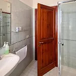 1 Bedroom Awesome In *