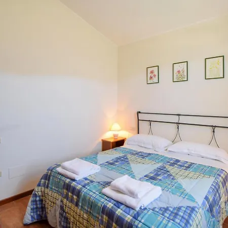 1 Bedroom Awesome In Apartman *